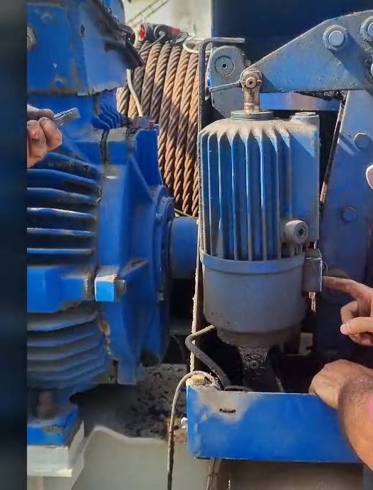 فحص محركات ومحامل منظومة الرفع